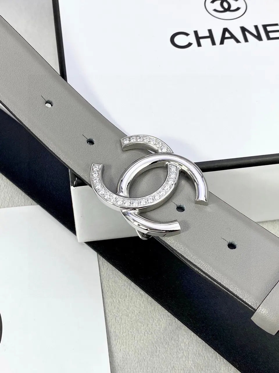 Chanel Grey Leather Belt Crystal CC - Hình 8