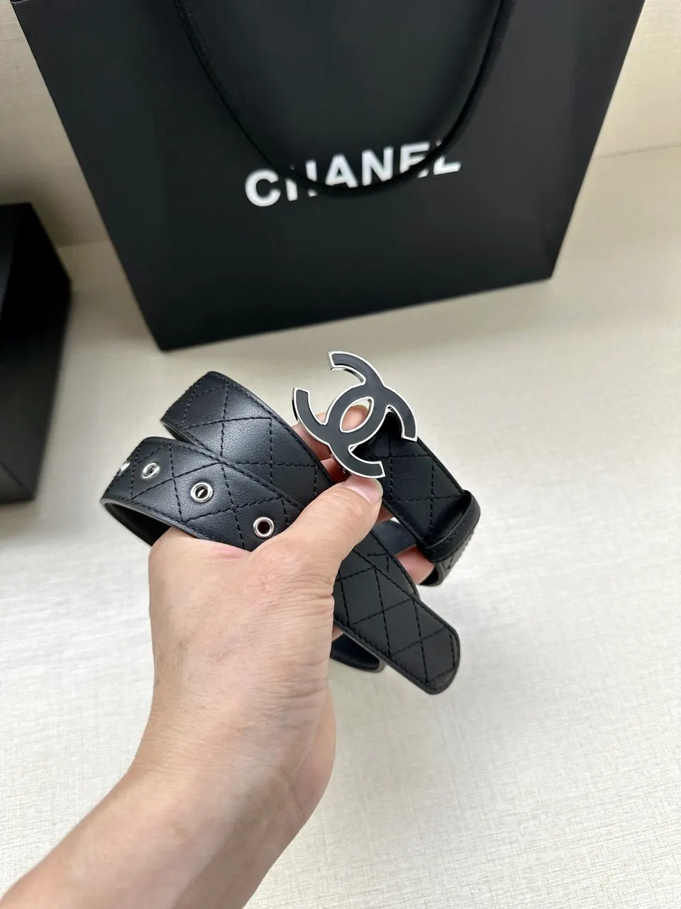 Quilted Chanel Black Leather Belt - Hình 4