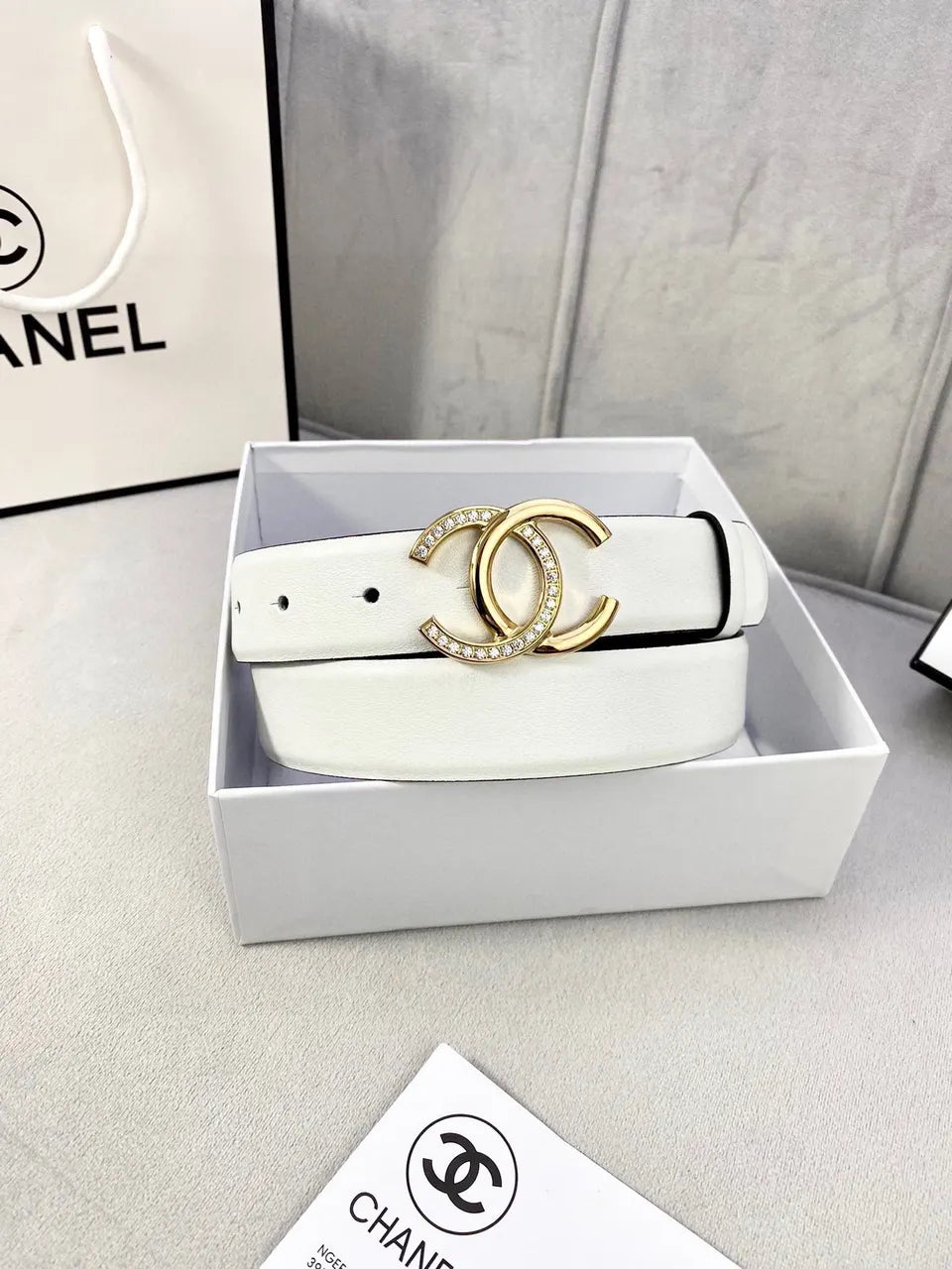 gold crystal Chanel White Leather Belt - Hình 3