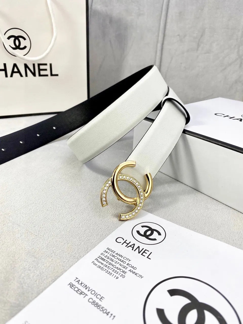 gold crystal Chanel White Leather Belt - Hình 5