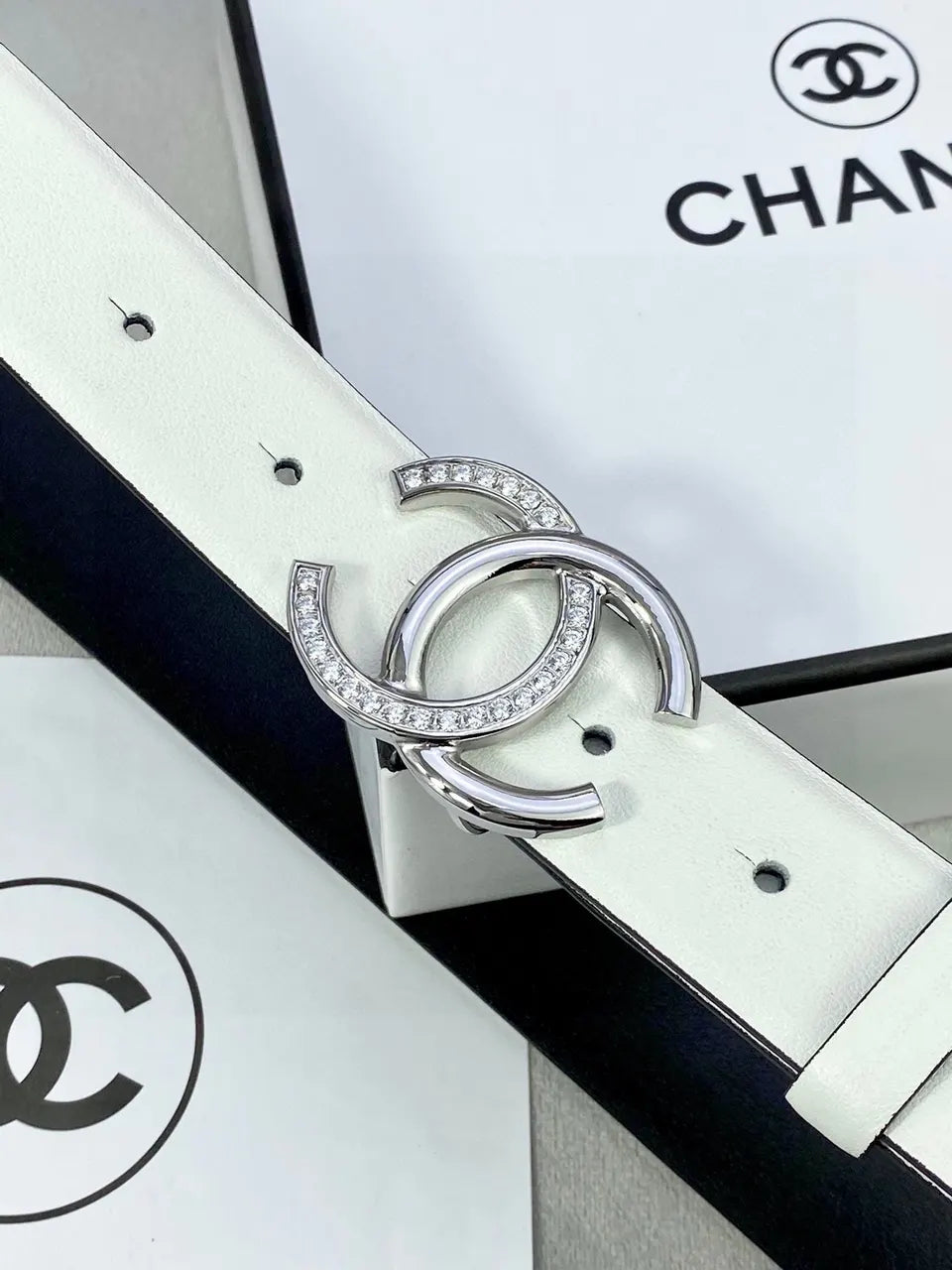 gold crystal Chanel White Leather Belt - Hình 7