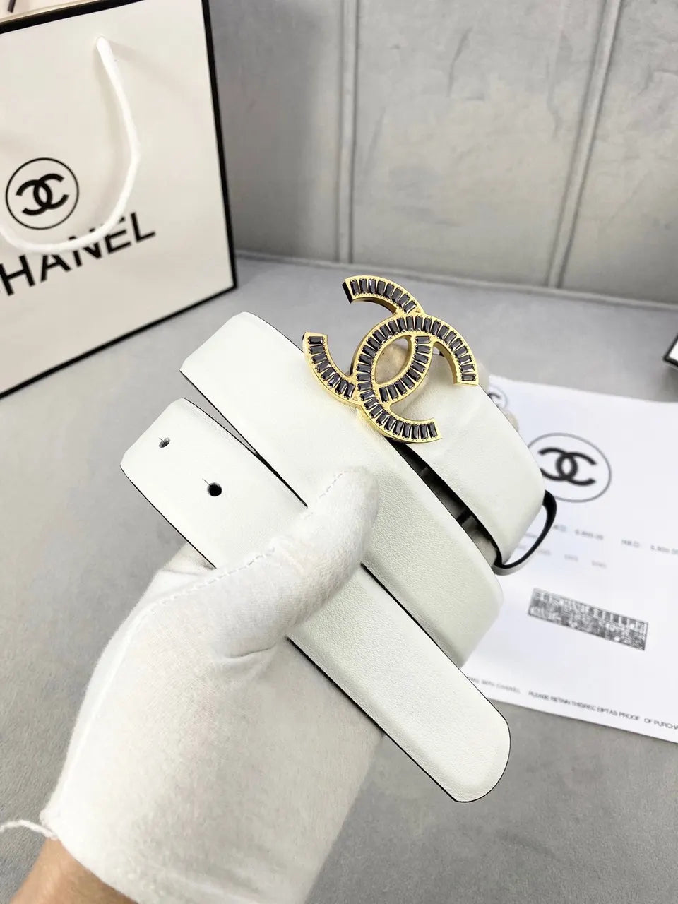 gold crystal Chanel White Leather Belt - Hình 4