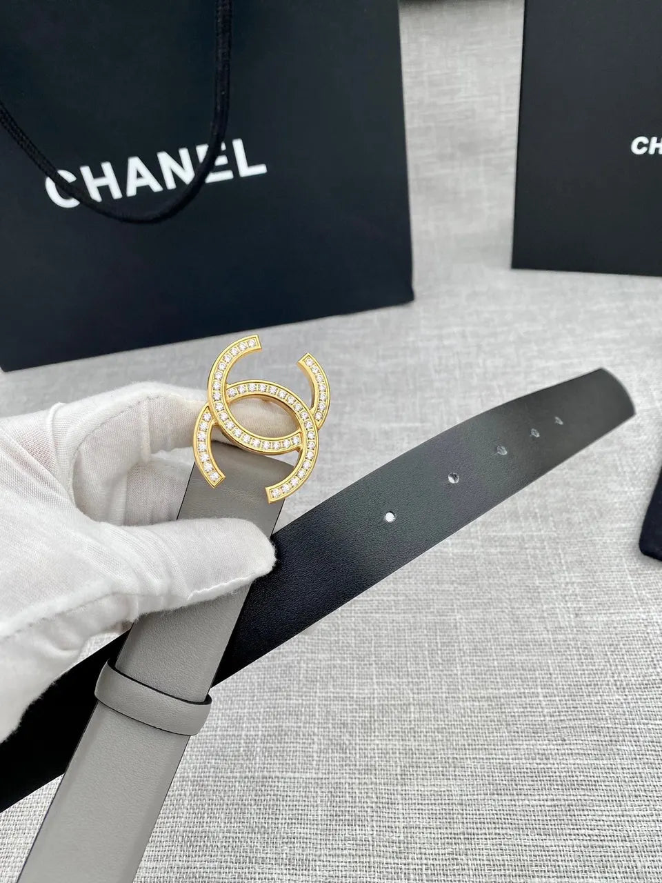 Chanel Gray Crystal CC Belt - Hình 2