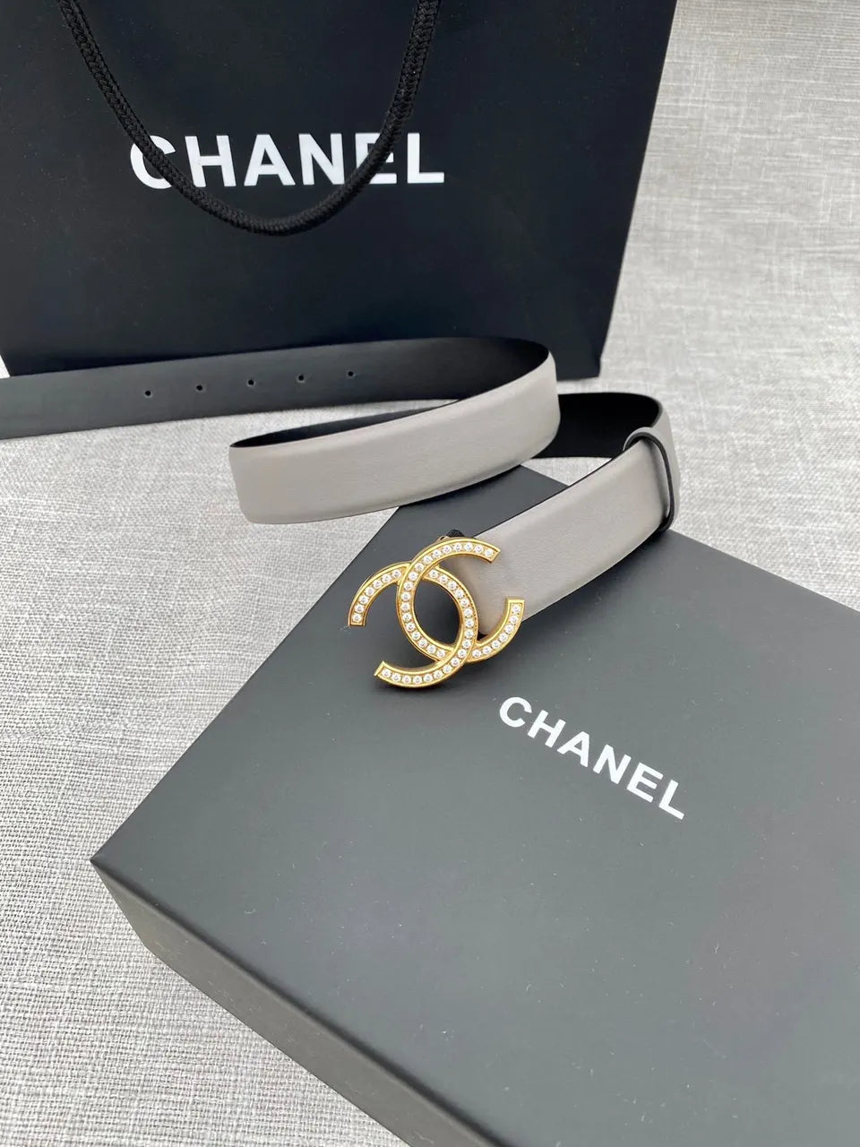 Chanel Gray Crystal CC Belt - Hình 4