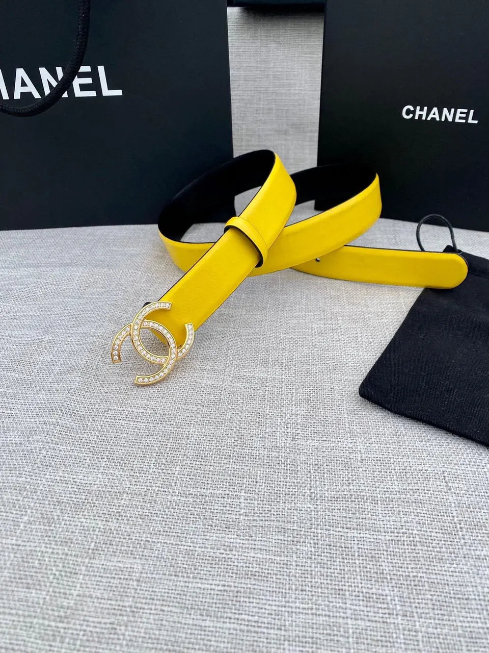 Chanel Yellow Leather Crystal Belt - Hình 5