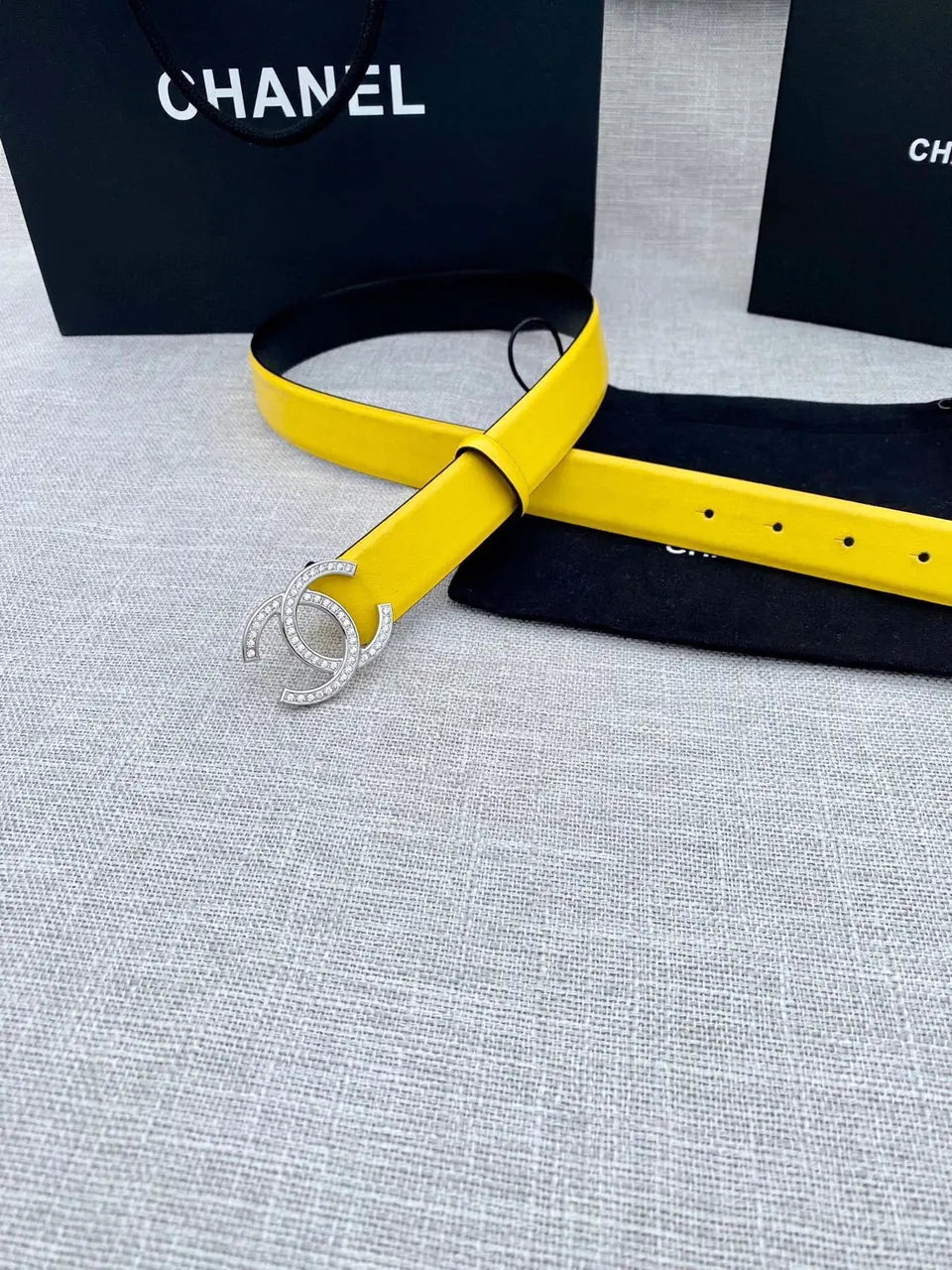 Chanel Yellow Leather Crystal Belt - Hình 8