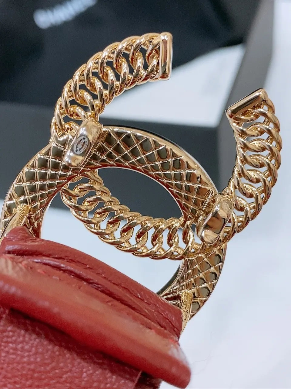 gold Chanel Burgundy Ruched Leather Belt - Hình 4