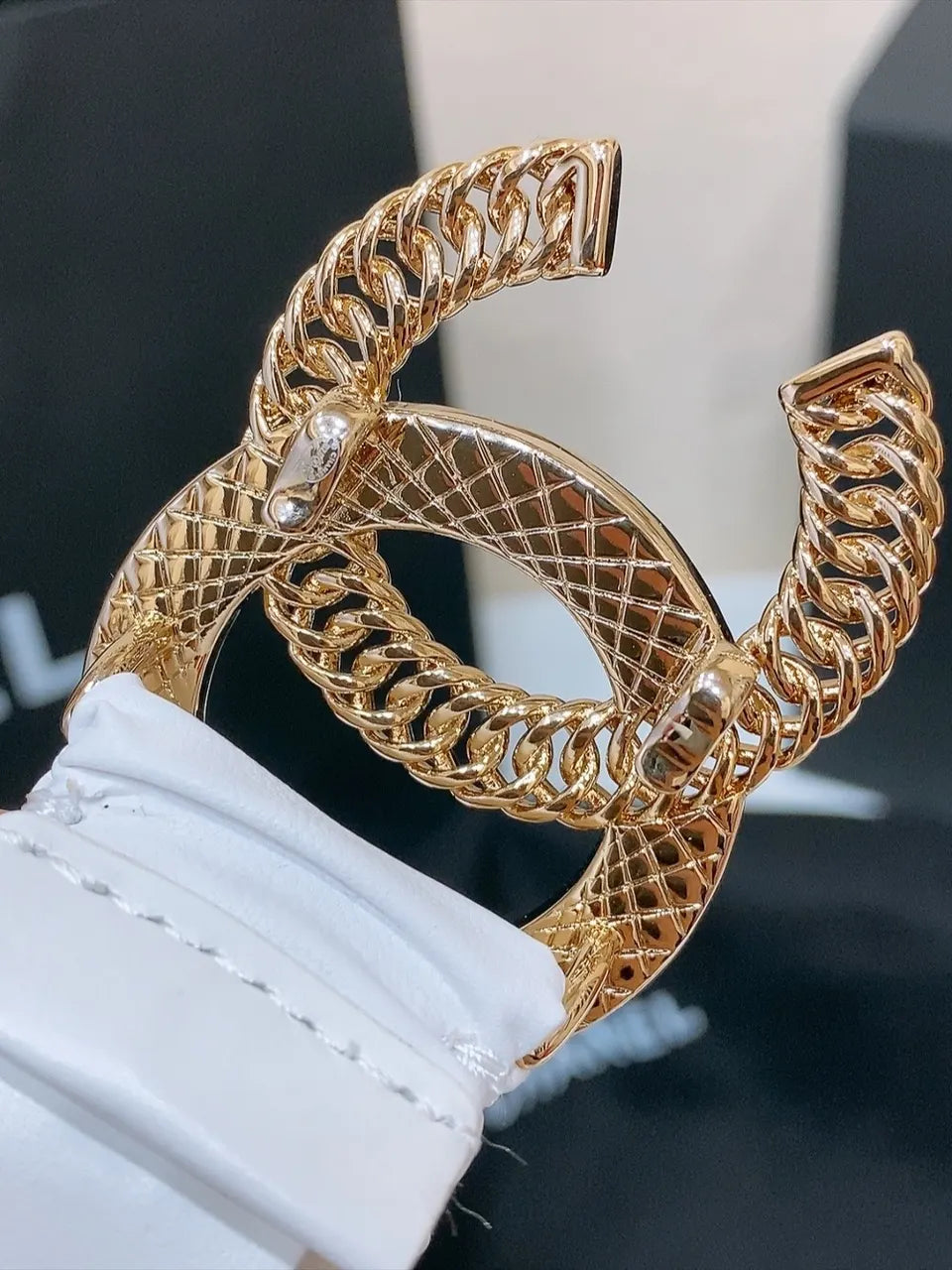 Chanel White Ruched Belt gold - Hình 4