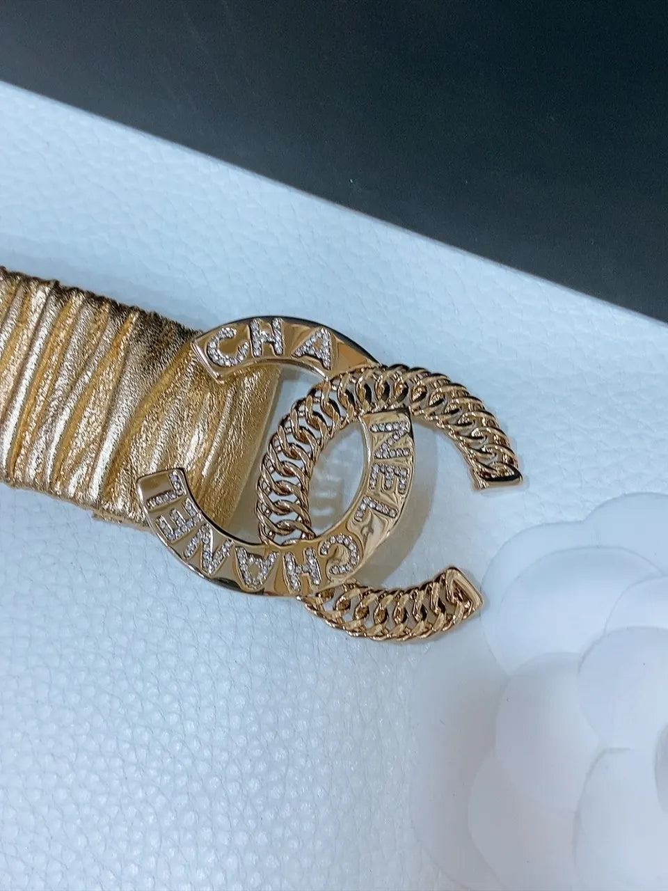 rhinestone Chanel Gold Ruched Leather Belt - Hình 3
