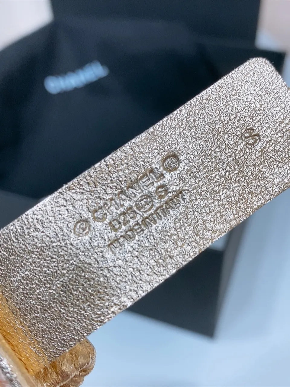 Chanel Gold Ruched Fabric Belt - Hình 5