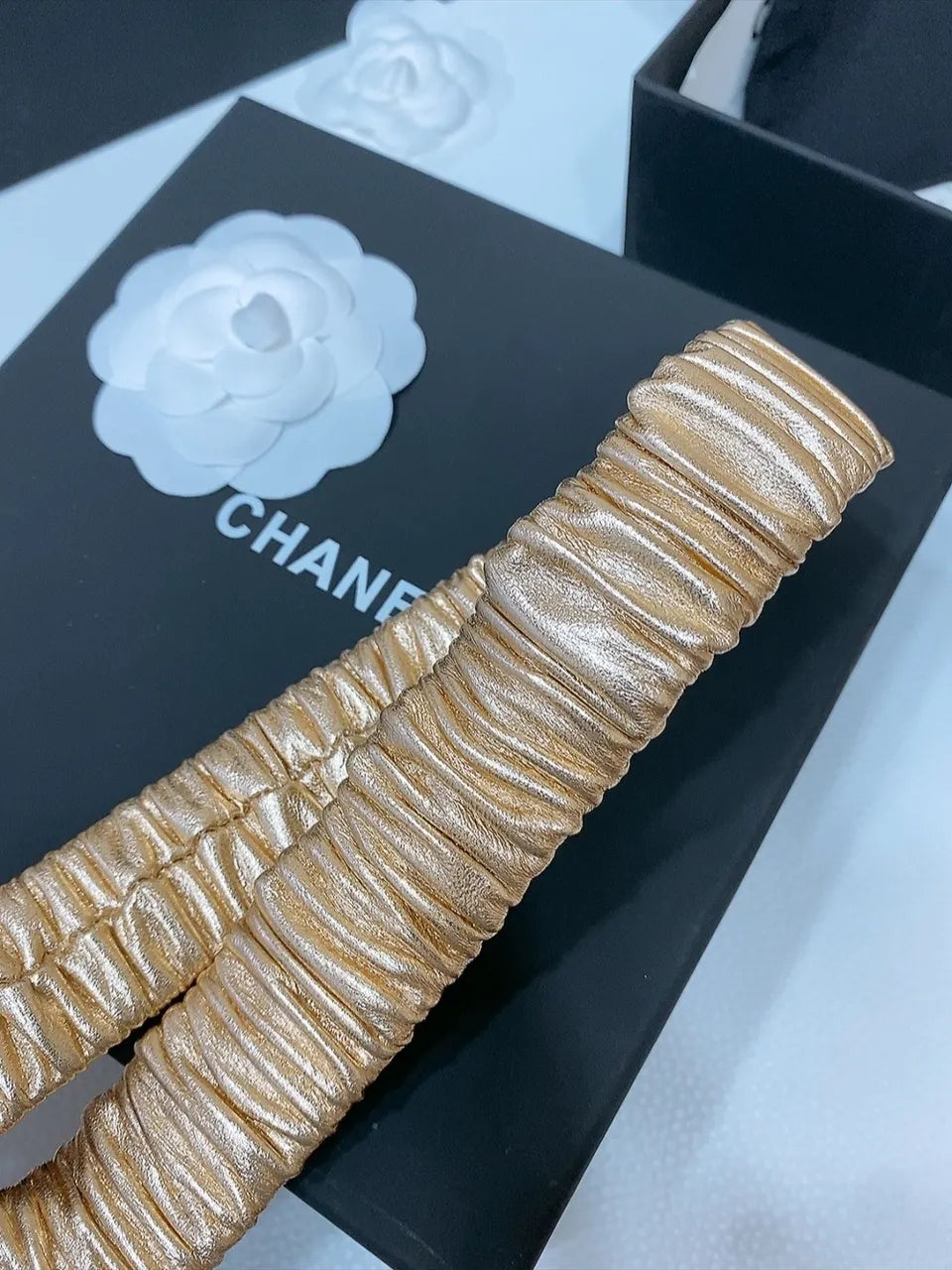 Chanel Gold Ruched Fabric Belt - Hình 6