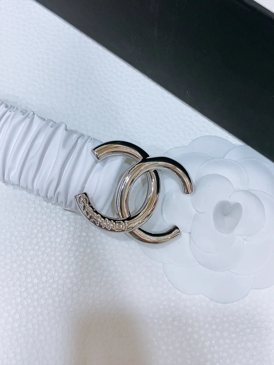 silver Chanel White Ruched Belt - Hình 3