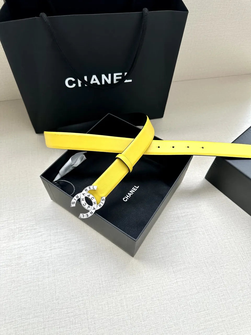 silver Chanel Yellow Leather Belt - Hình 4