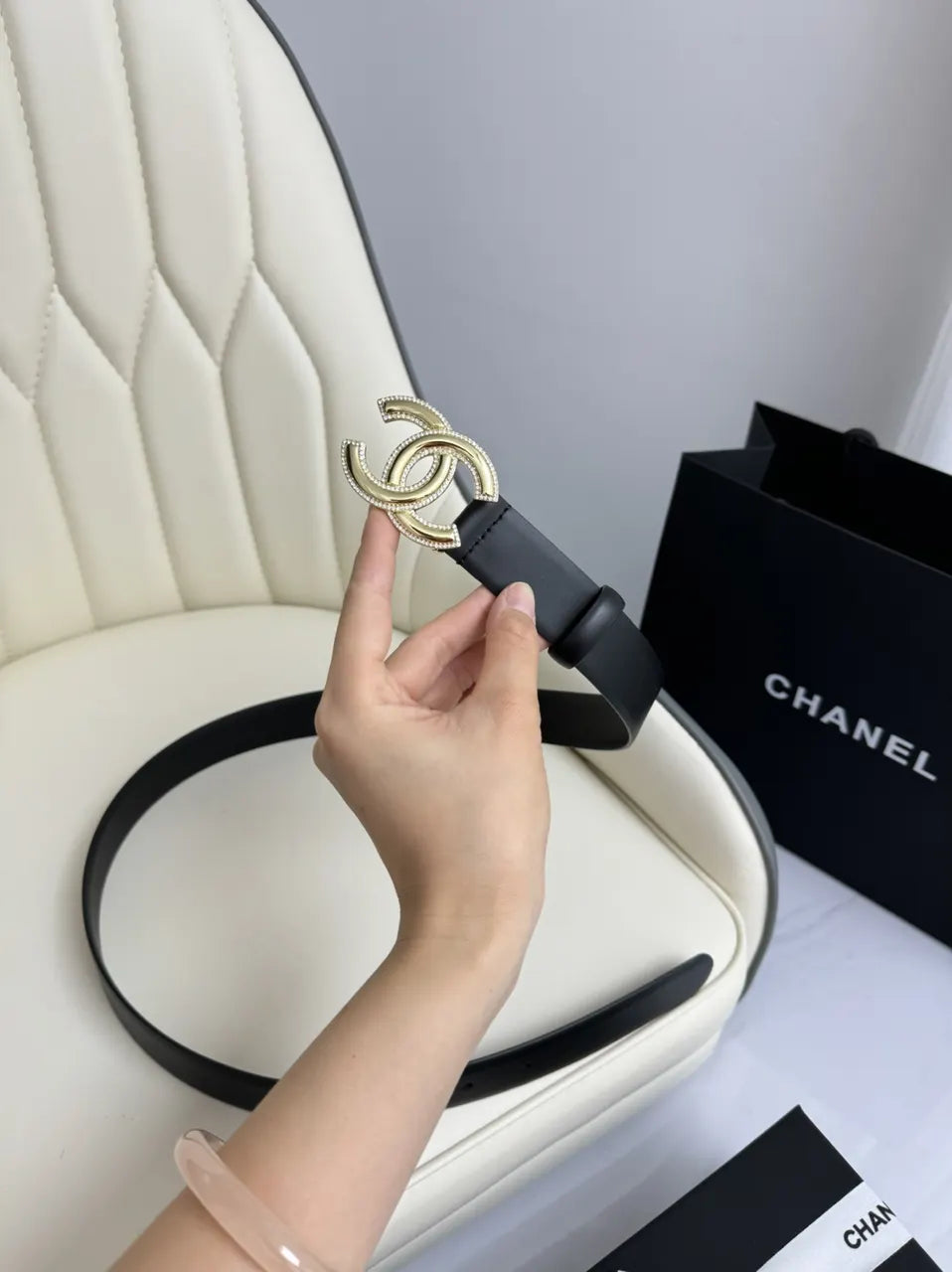 Chanel Black Leather Belt Paved CC - Hình 4