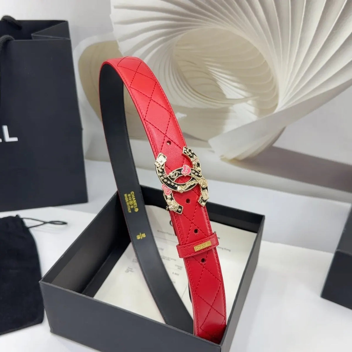Chanel Quilted Red Leather Belt - Hình 2
