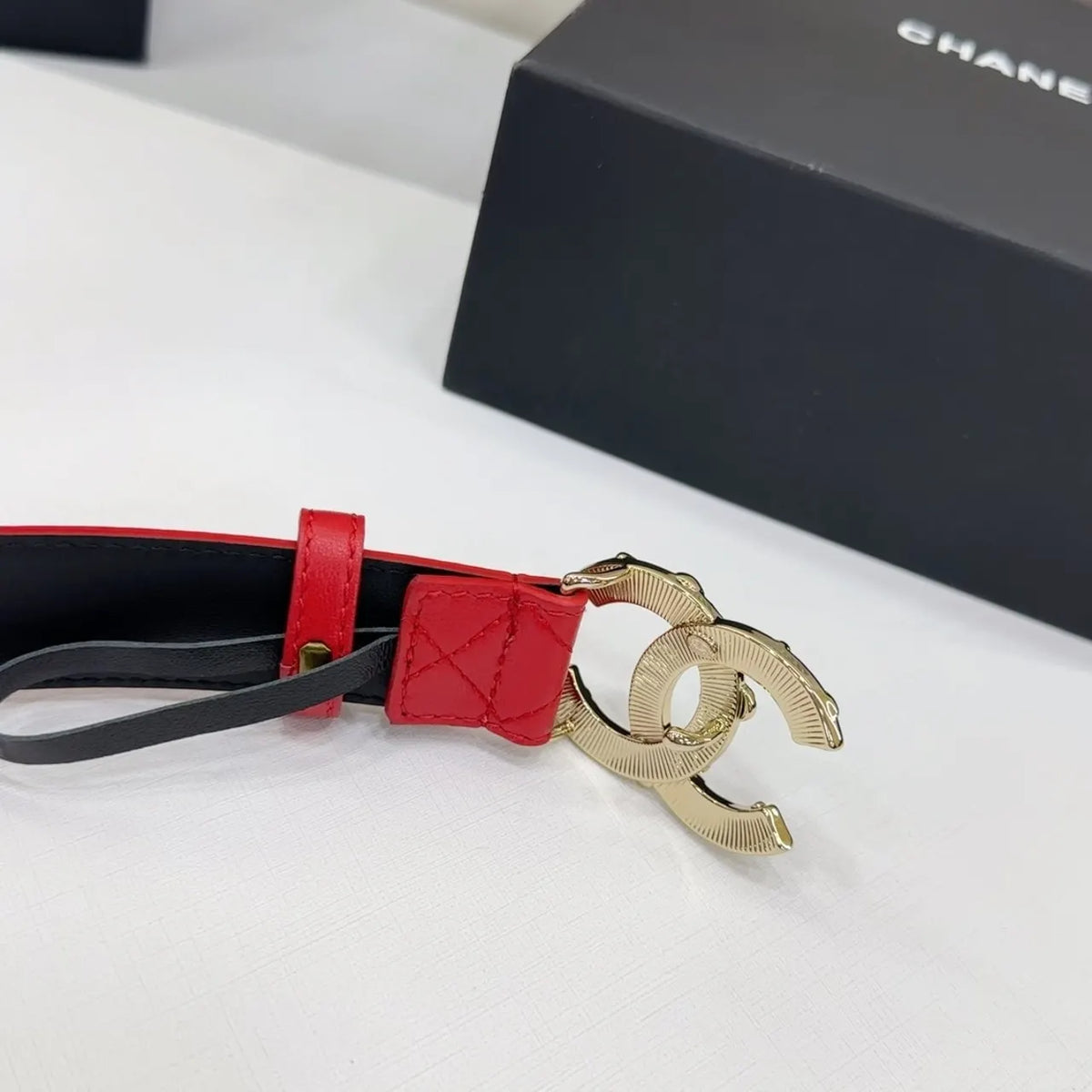 Chanel Red Quilted Belt - Hình 6