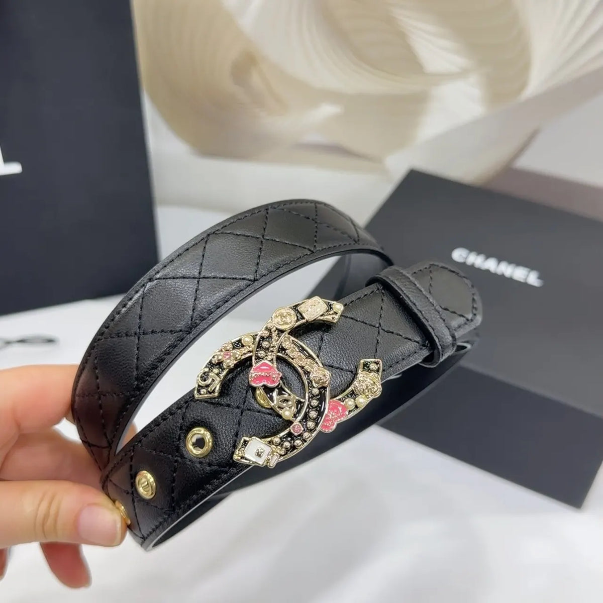 floral Chanel Black Quilted Belt - Hình 5