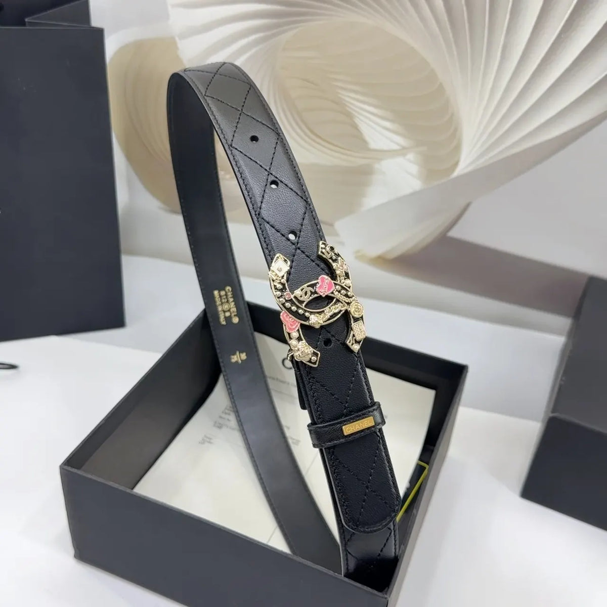 Chanel Black Quilted Belt Floral - Hình 2