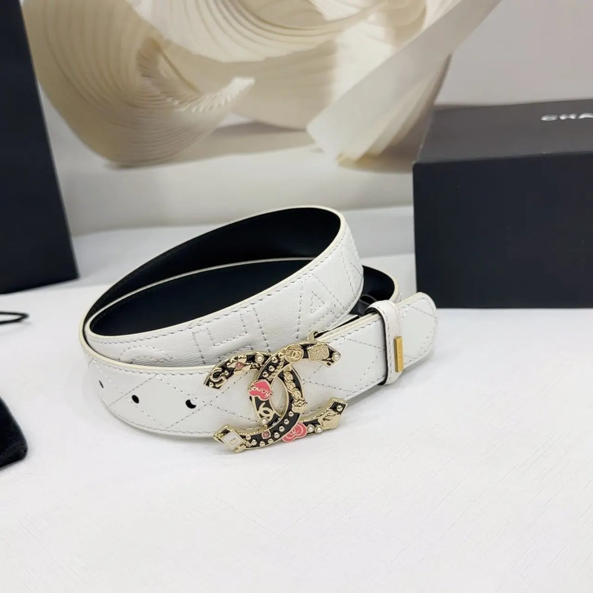 Chanel White Quilted Leather Belt - Hình 3