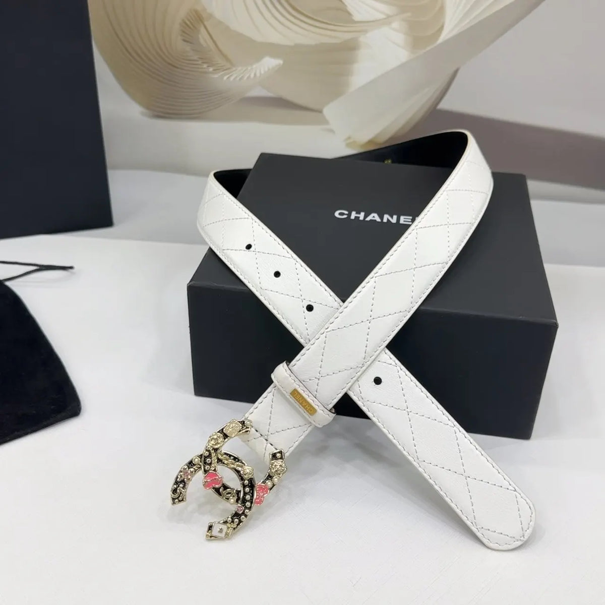 Chanel White Quilted Leather Belt - Hình 4