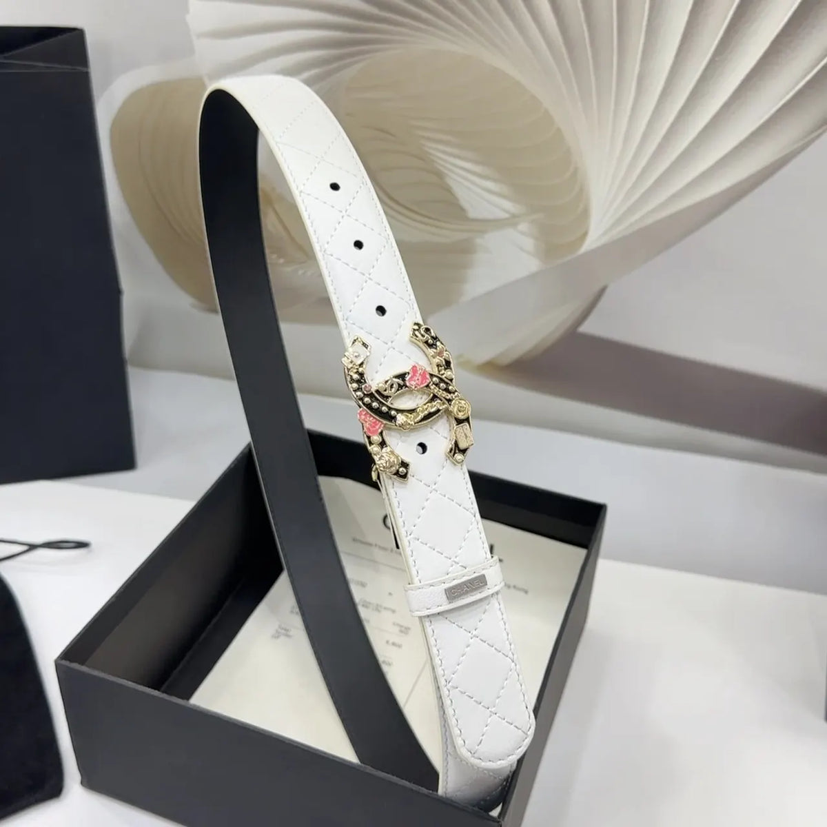 Chanel White Quilted Leather Belt - Hình 2