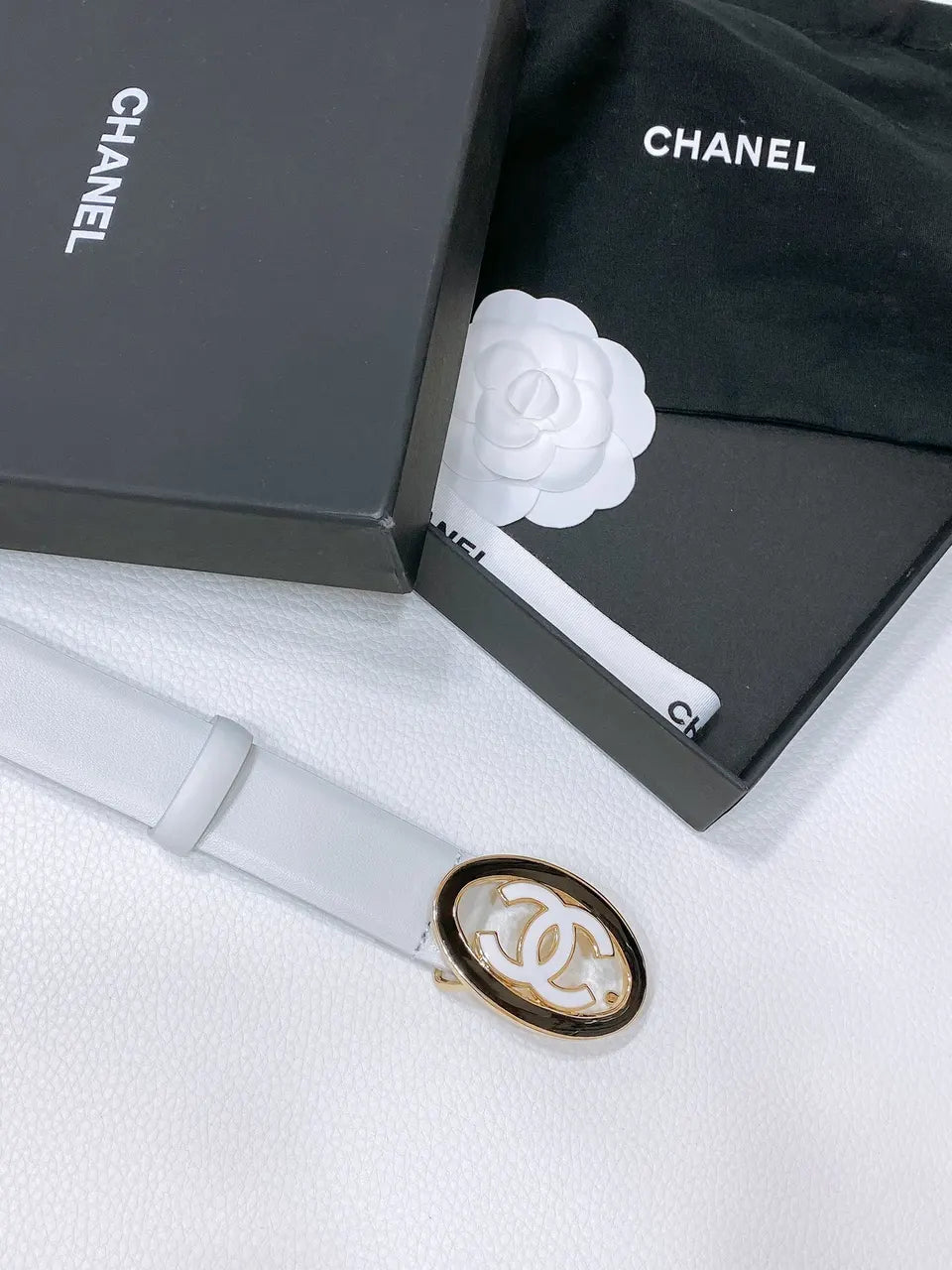 Chanel White Leather Belt Gold Trim CC - Hình 2
