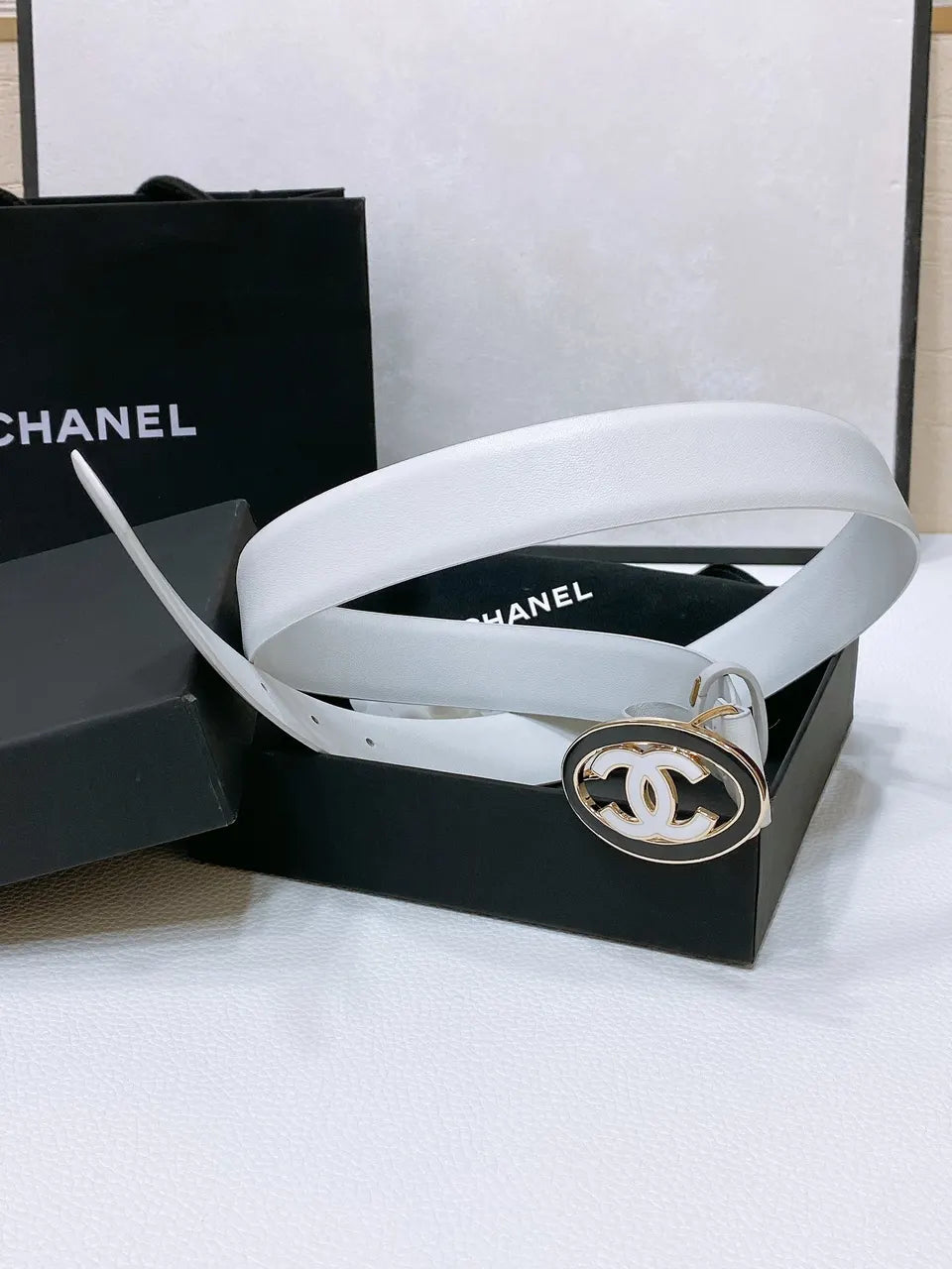 Chanel White Leather Belt Gold Trim CC - Hình 4