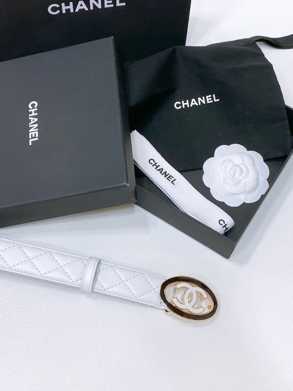 quilted Chanel White Leather Belt - Hình 2