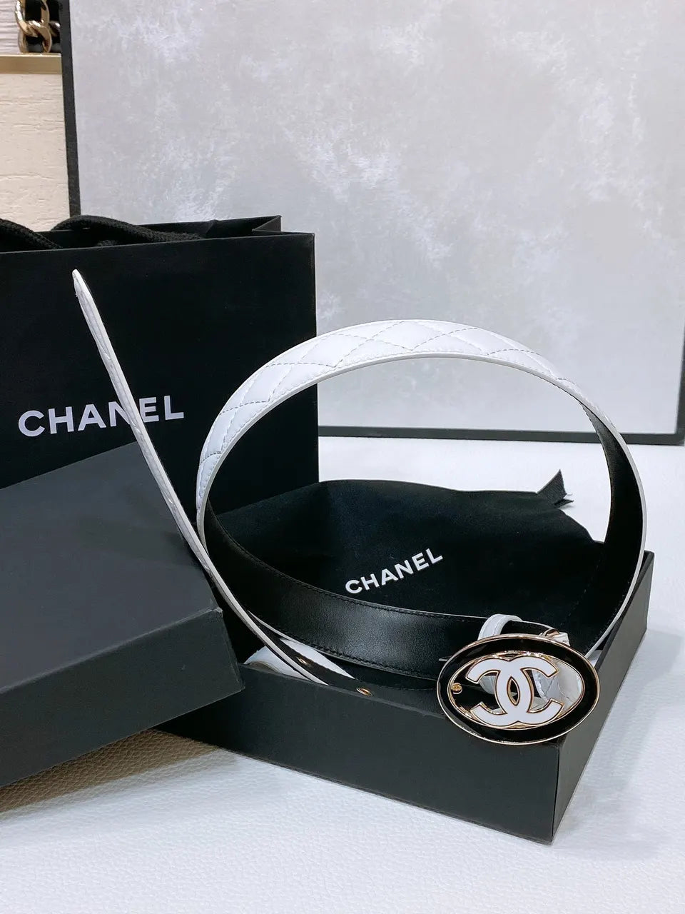 quilted Chanel White Leather Belt - Hình 5