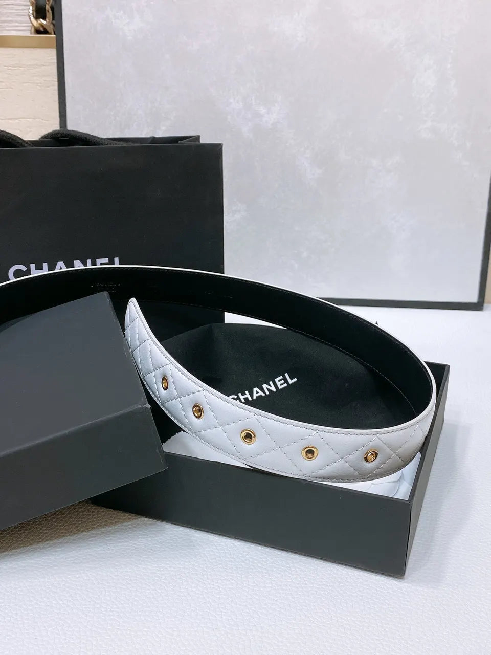 quilted Chanel White Leather Belt - Hình 6