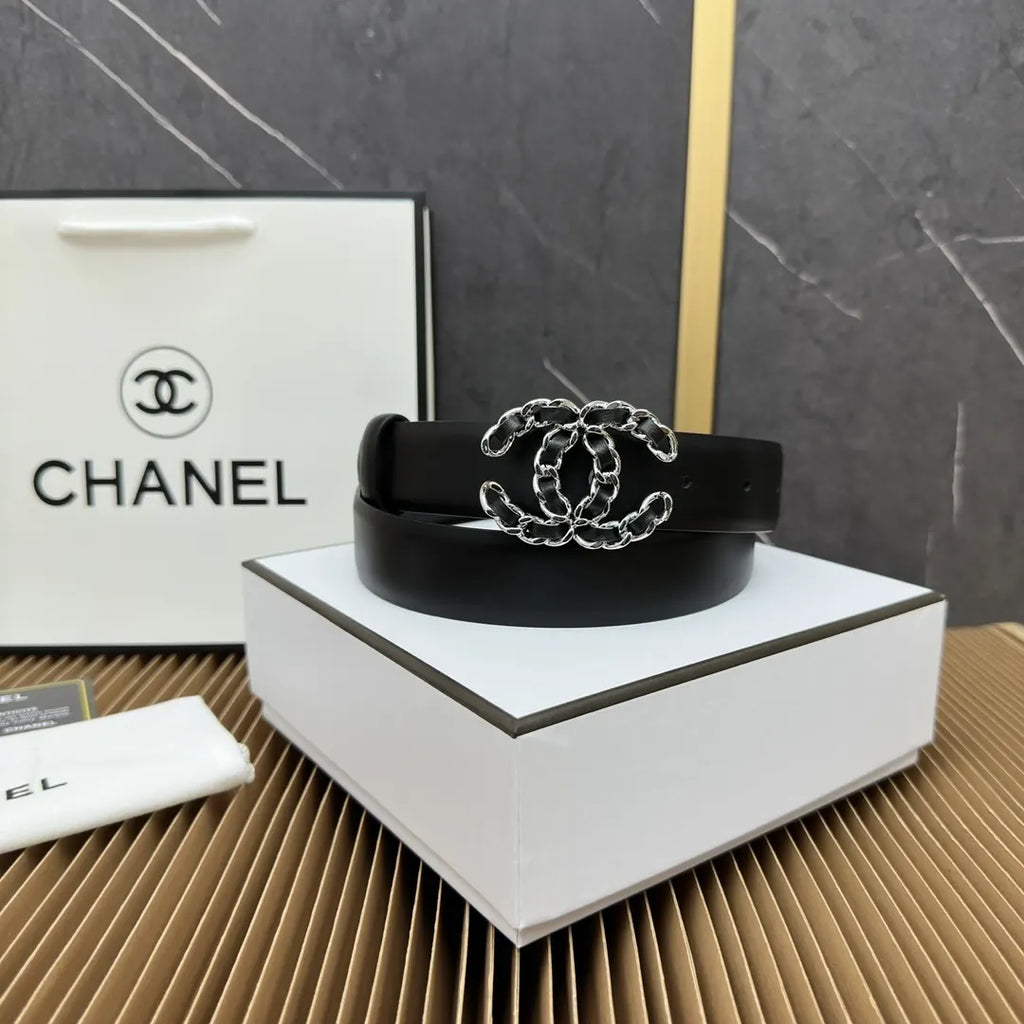 classic Chanel Black Leather Chain Belt