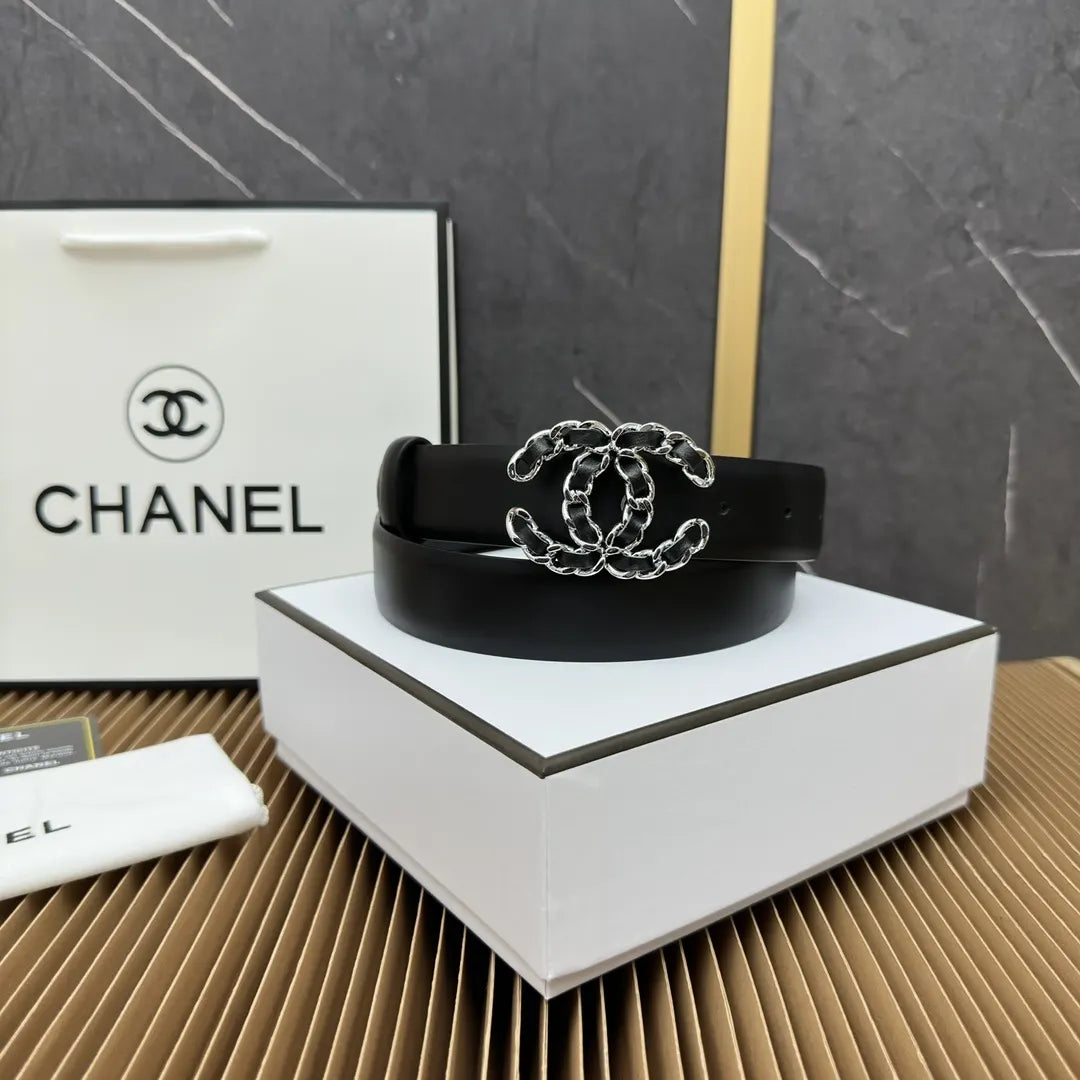 classic Chanel Black Leather Chain Belt