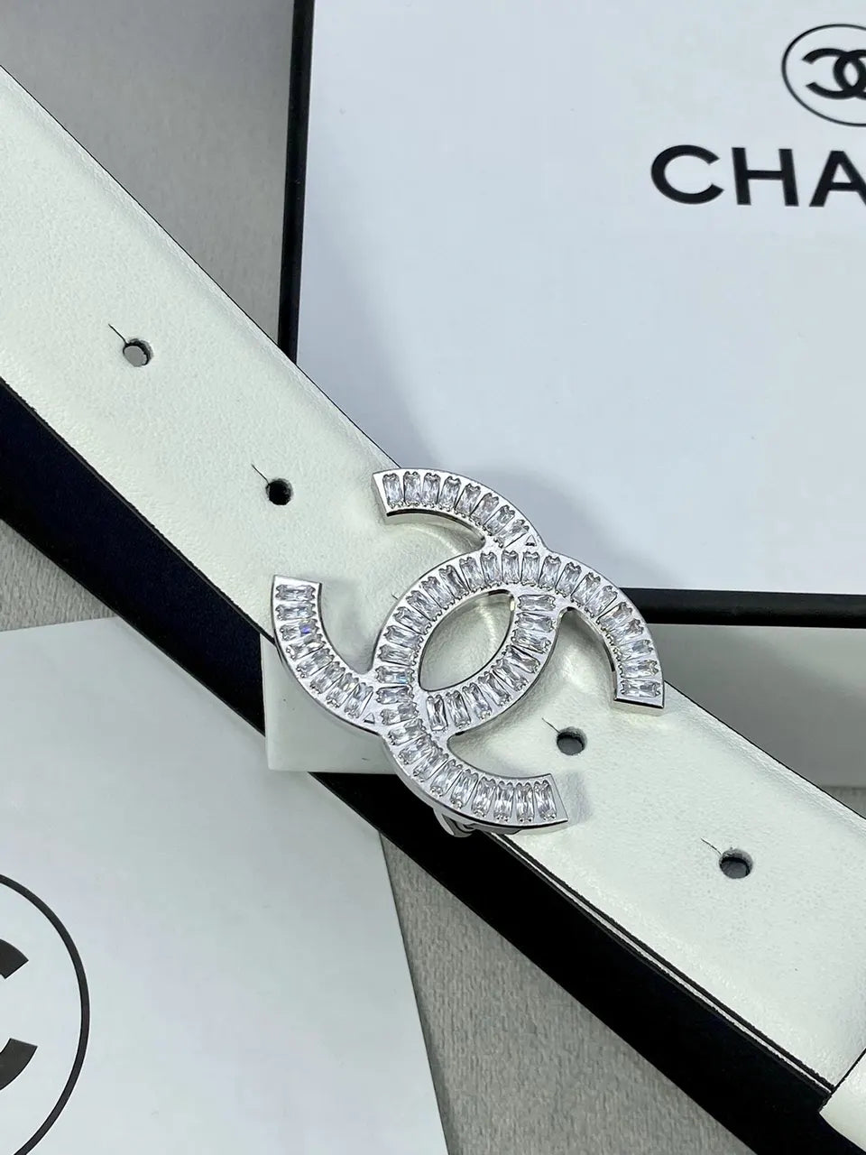 Chanel White Leather Belt Golden Crystal CC - Hình 6