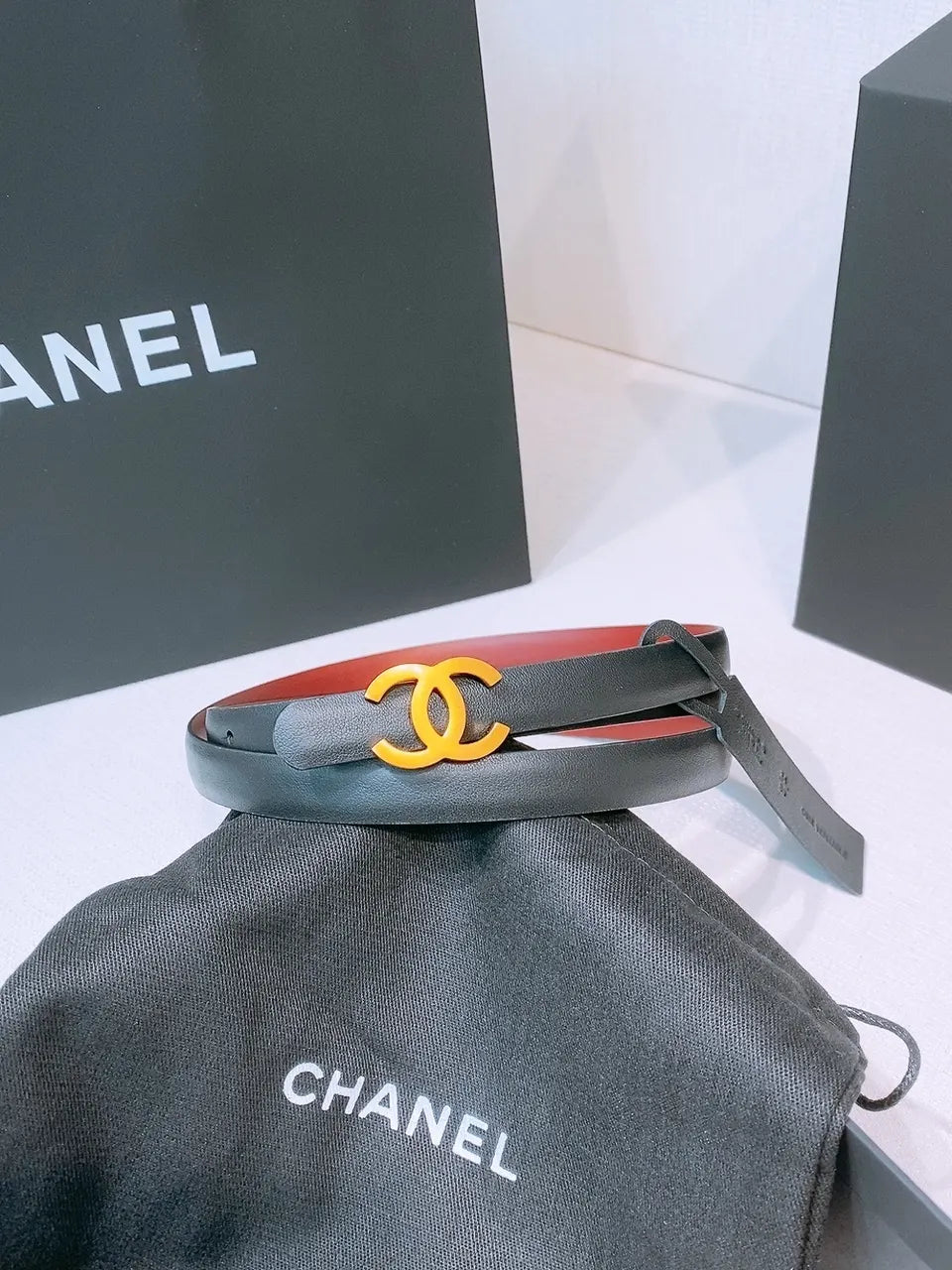 black Chanel Red Reversible Belt - Hình 2