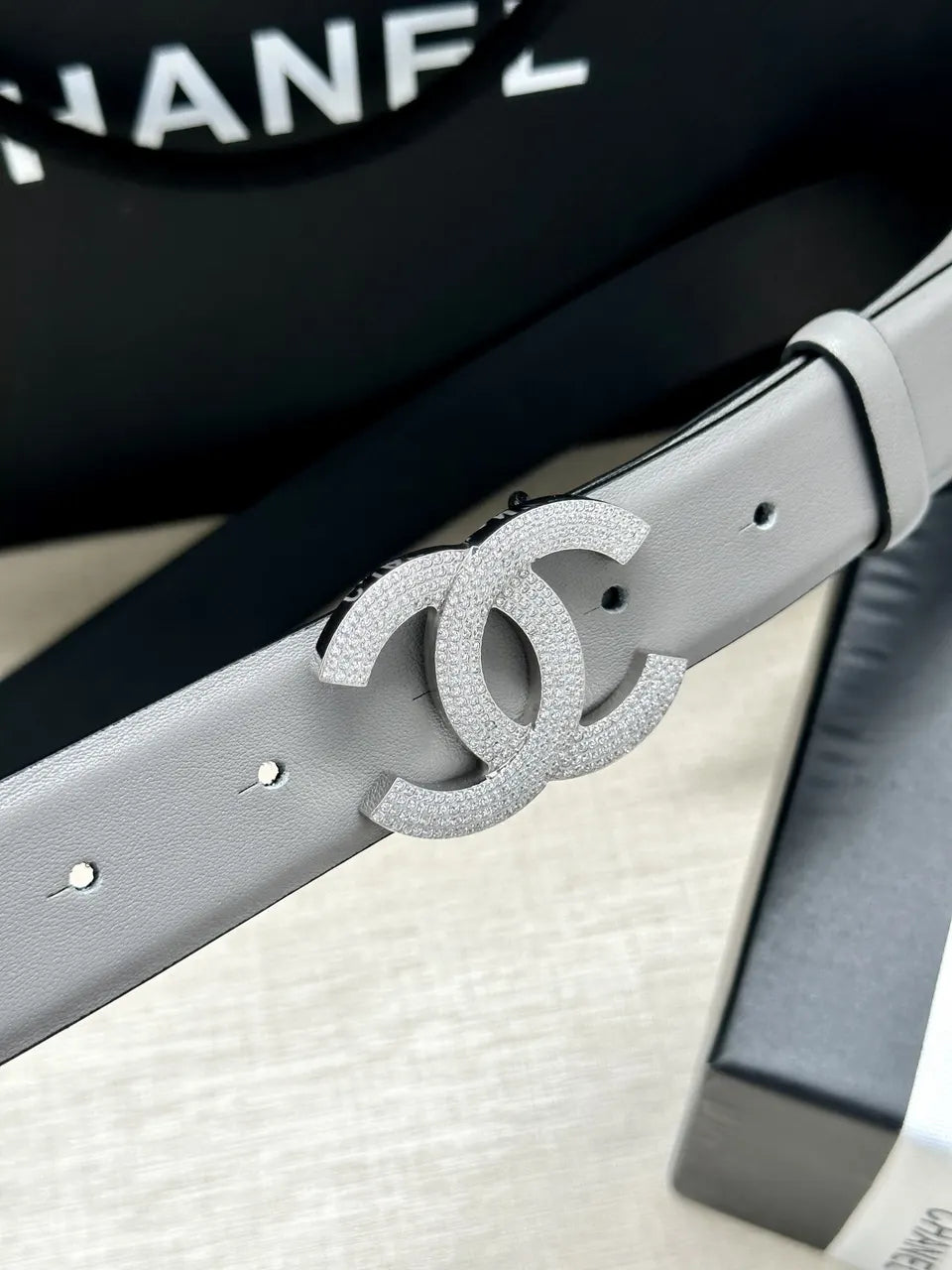 rhinestone Chanel Grey Leather Belt - Hình 2