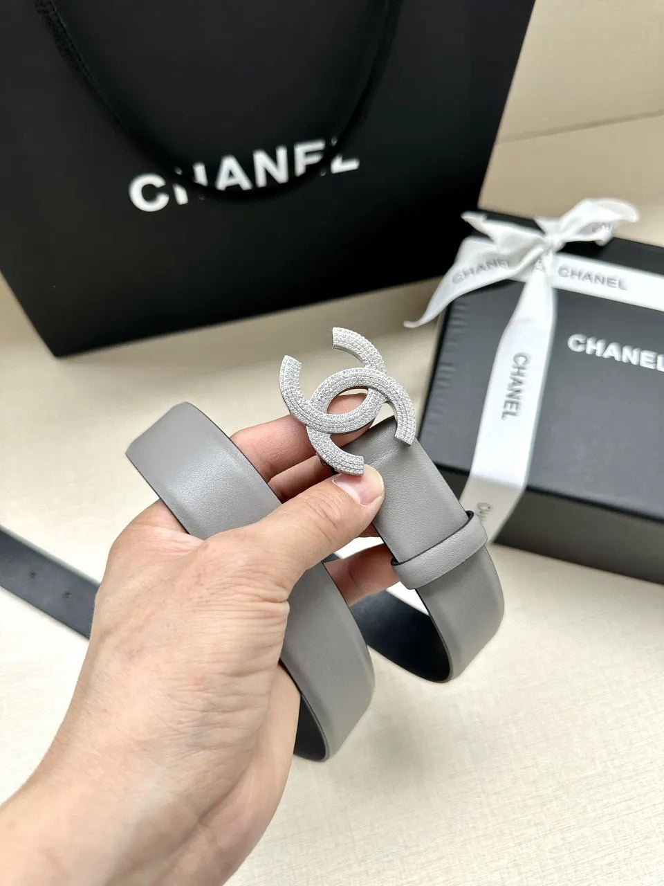 rhinestone Chanel Grey Leather Belt - Hình 3