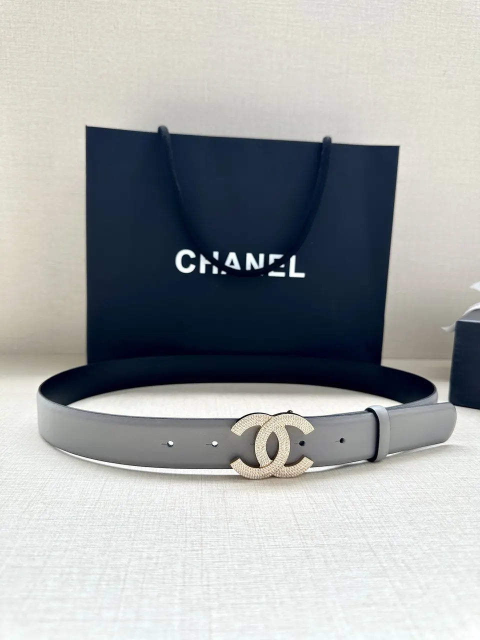 rhinestone Chanel Grey Leather Belt - Hình 5