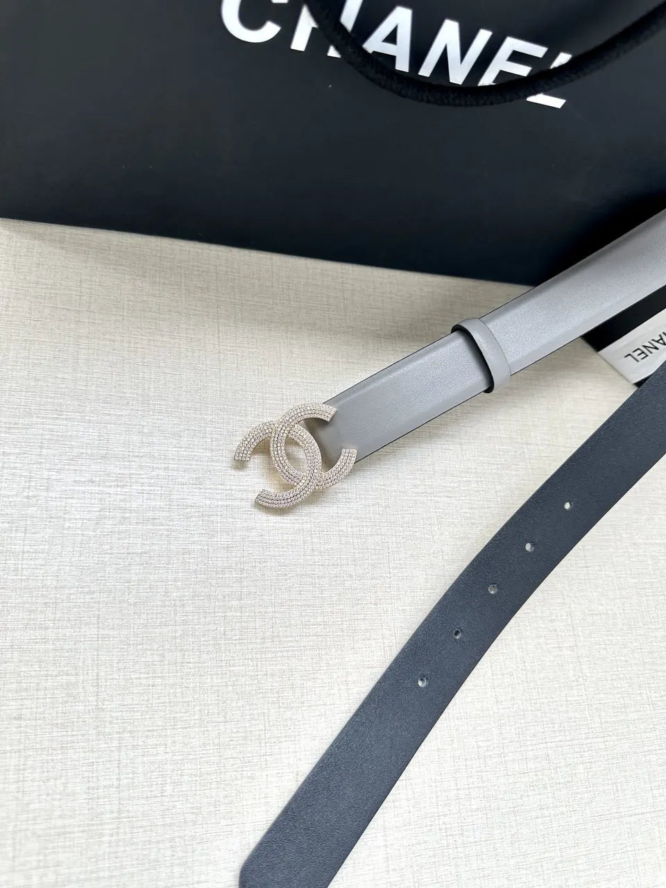 rhinestone Chanel Grey Leather Belt - Hình 9