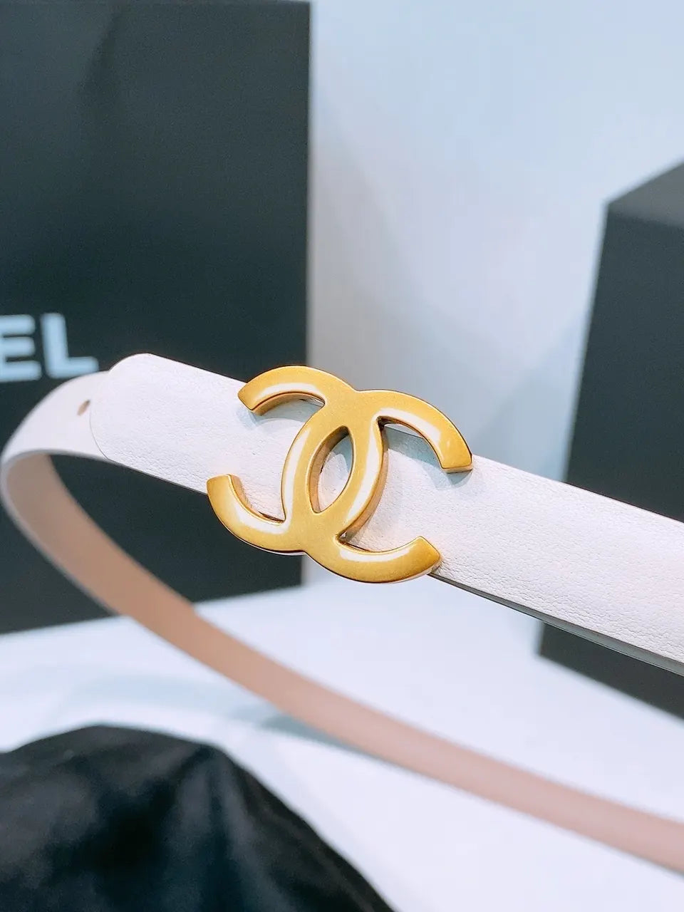 Chanel Ivory Leather Skinny Belt - Hình 3