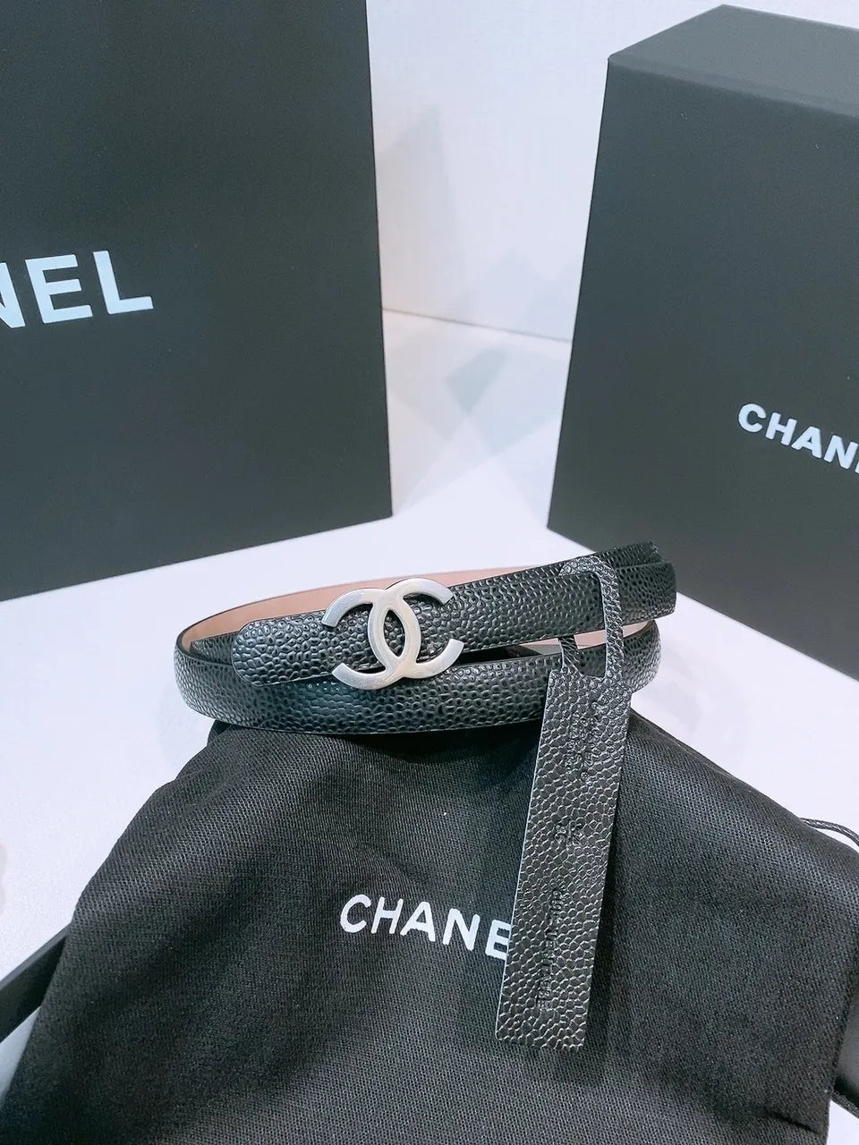 Chanel Skinny Black Leather Belt - Hình 2