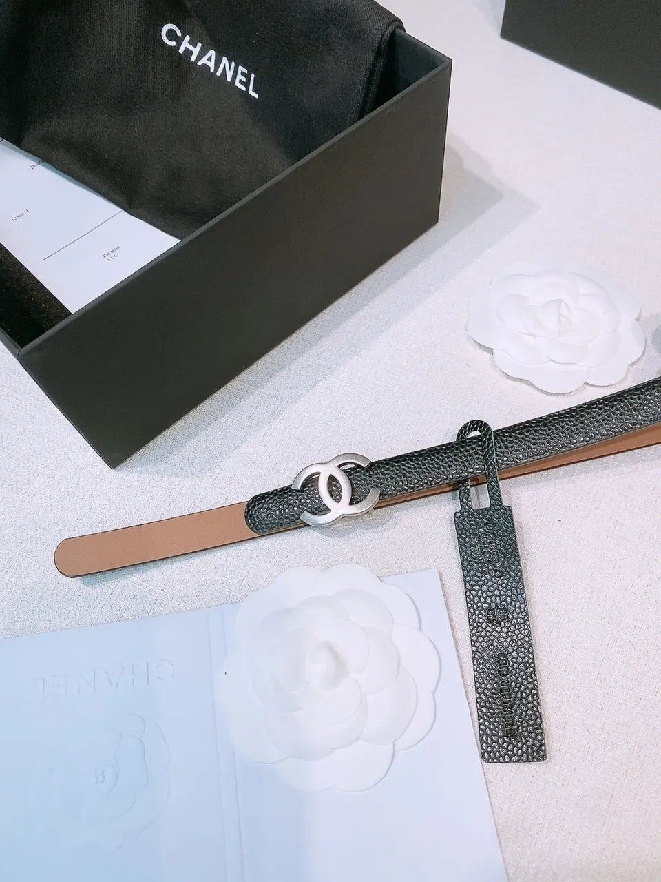 Chanel Skinny Black Leather Belt - Hình 3