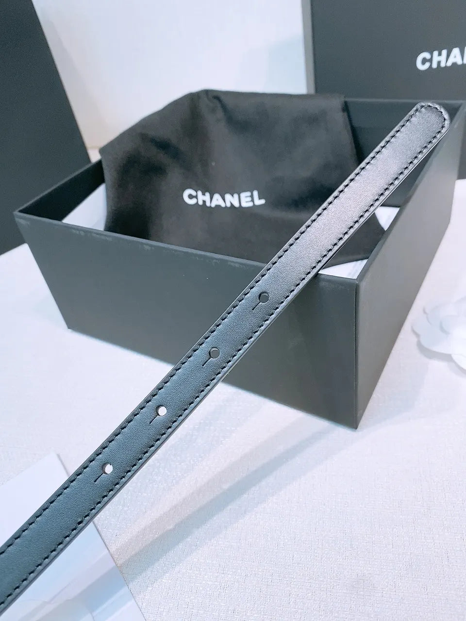 Chanel Skinny Black Leather Belt - Hình 6
