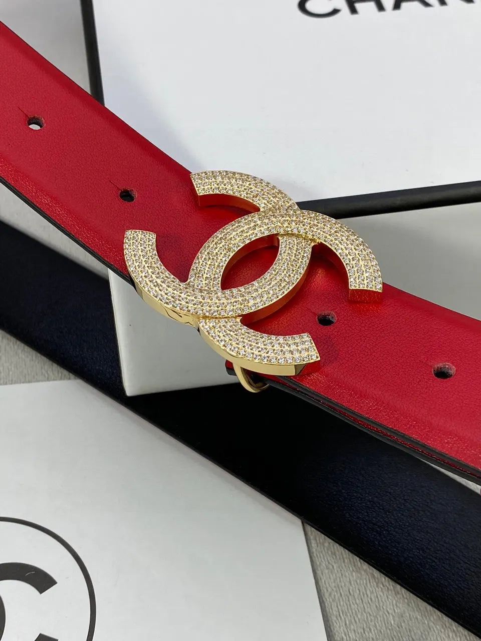 Chanel Red Leather Belt Crystal CC - Hình 9