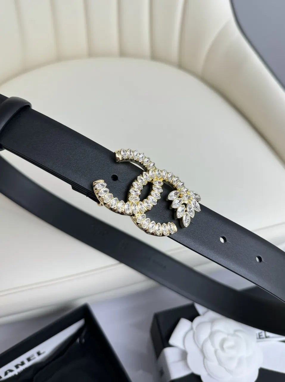 Chanel Black Leather Belt Crystal CC - Hình 5