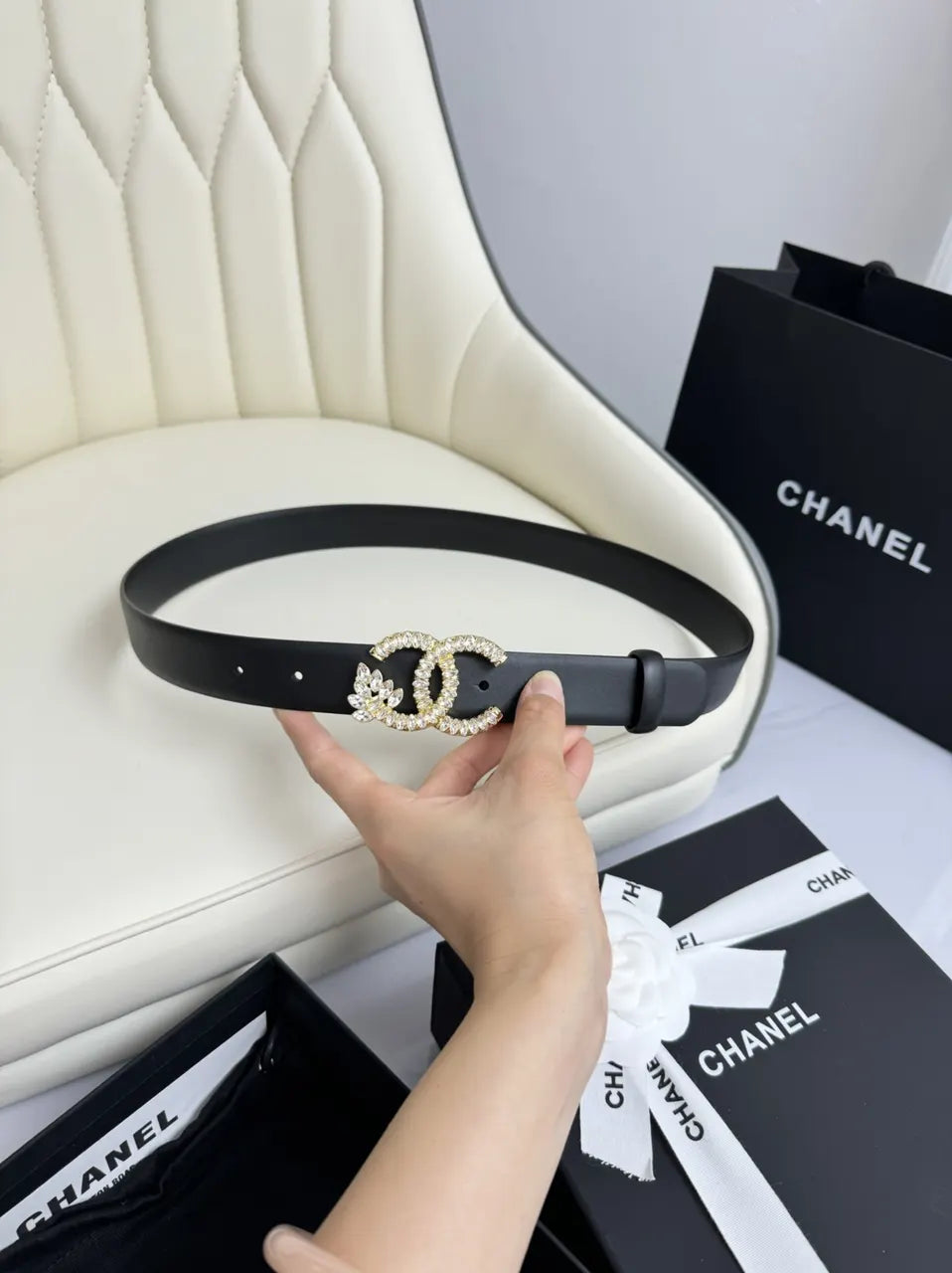 Chanel Black Leather Belt Crystal CC - Hình 8