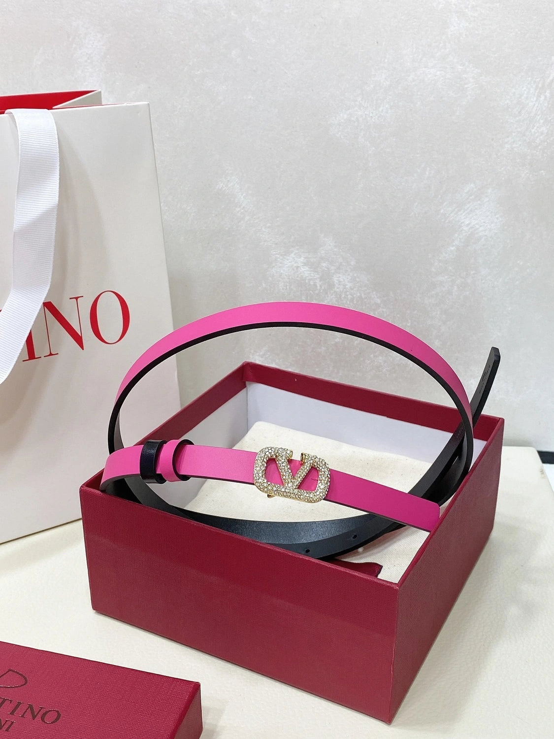 Pink leather belt with crystal buckle - Hình 2