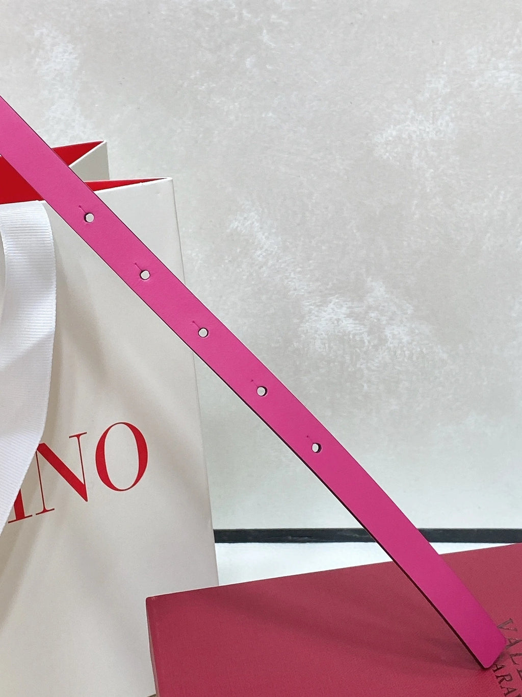 Pink leather belt with crystal buckle - Hình 4