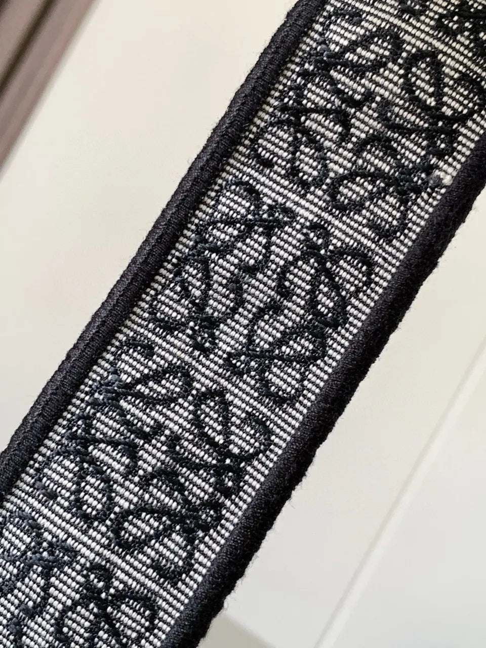 jacquard Loewe Grey Logo Strap - Hình 7
