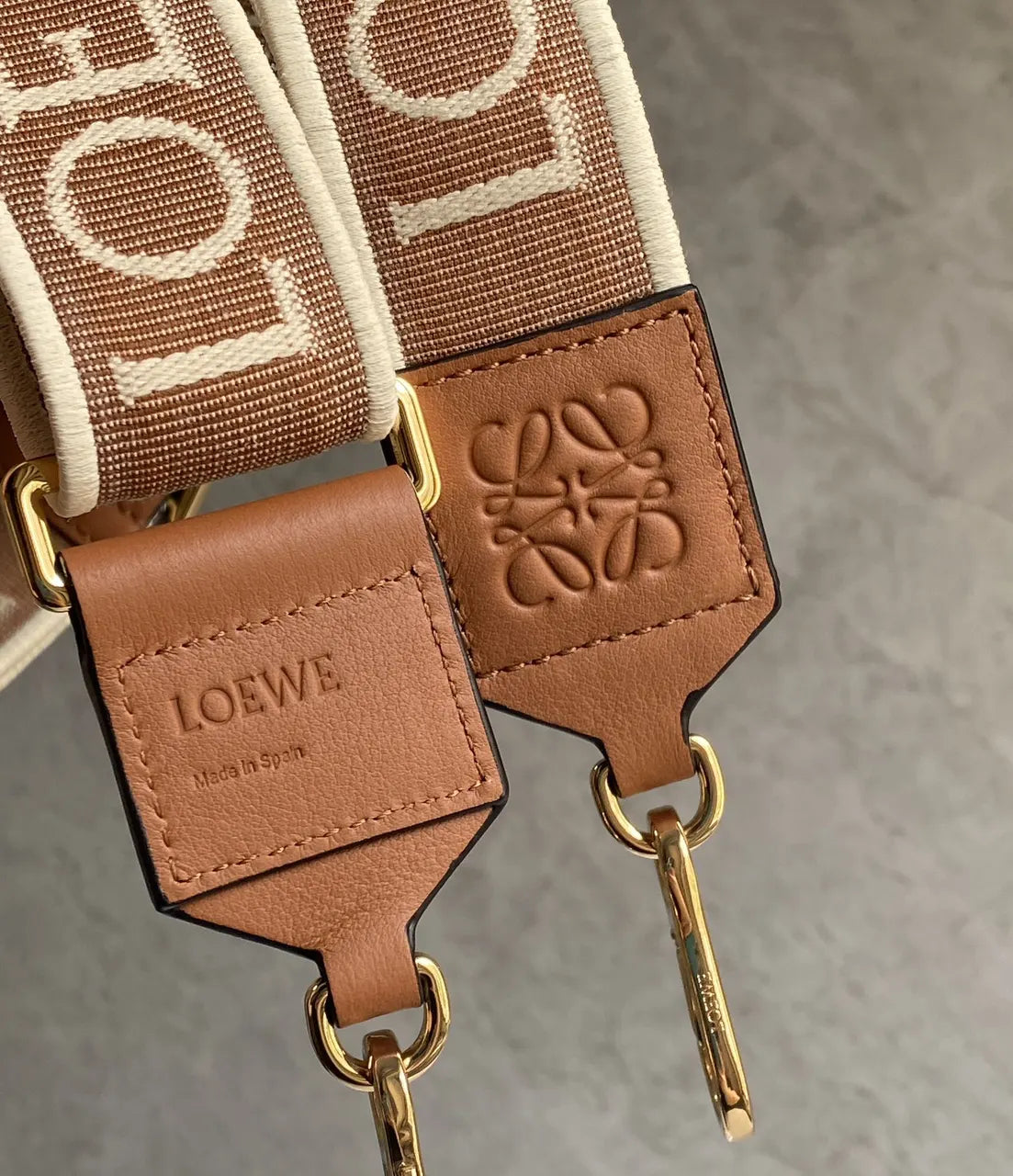 Loewe Brown Logo Strap - Hình 6
