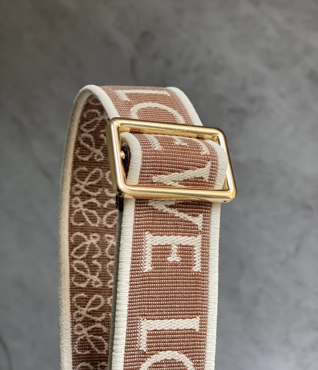 Loewe Brown Logo Strap - Hình 7